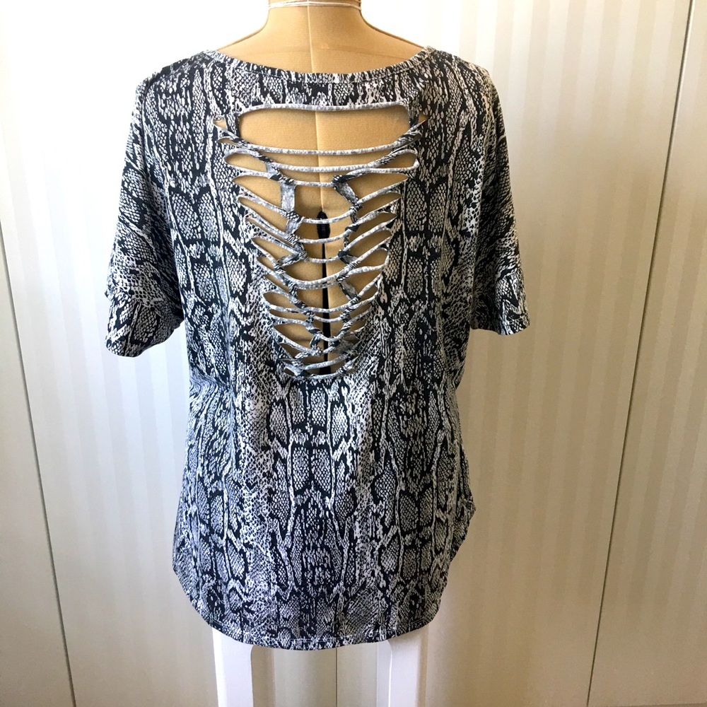 Miss Majesty black white animal print open back blouse Size 2X